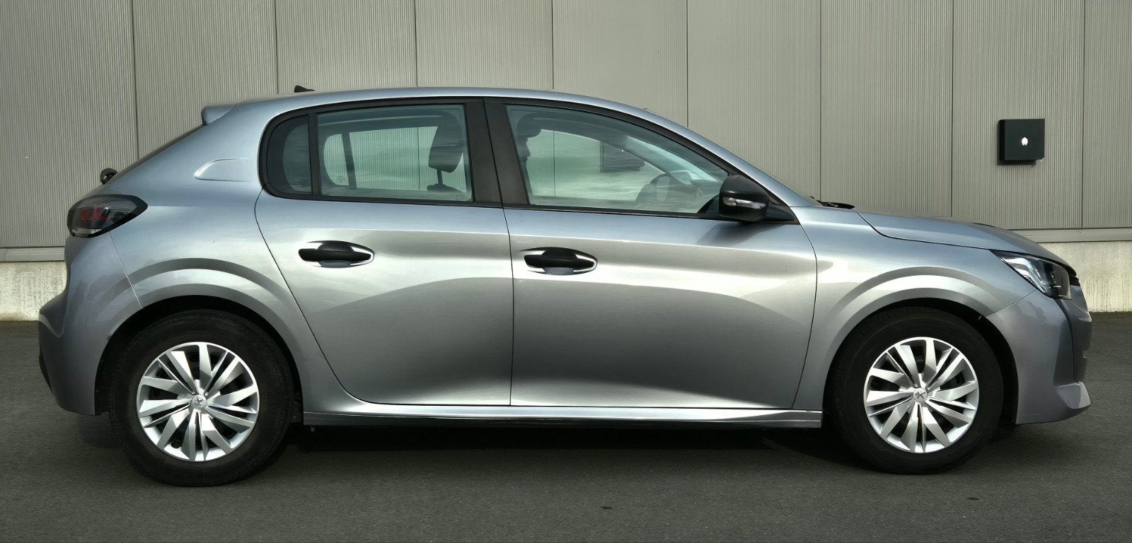 Peugeot 208 avec 75... km à essence et 2020, Autos, Peugeot, Argent ou Gris, Achat, Euro 6, Entreprise