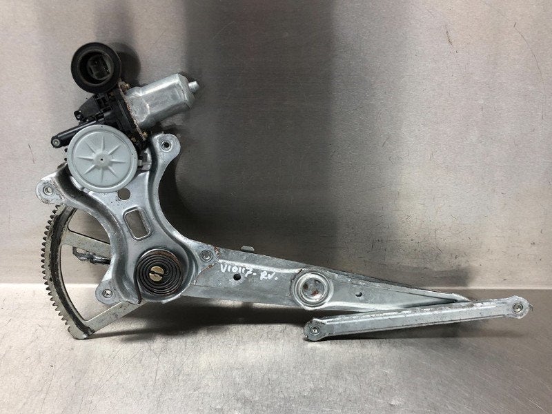 RAAMMECHANIEK RECHTS VOOR Land Cruiser (J12) (|8571058010|), Gebruikt, Toyota
