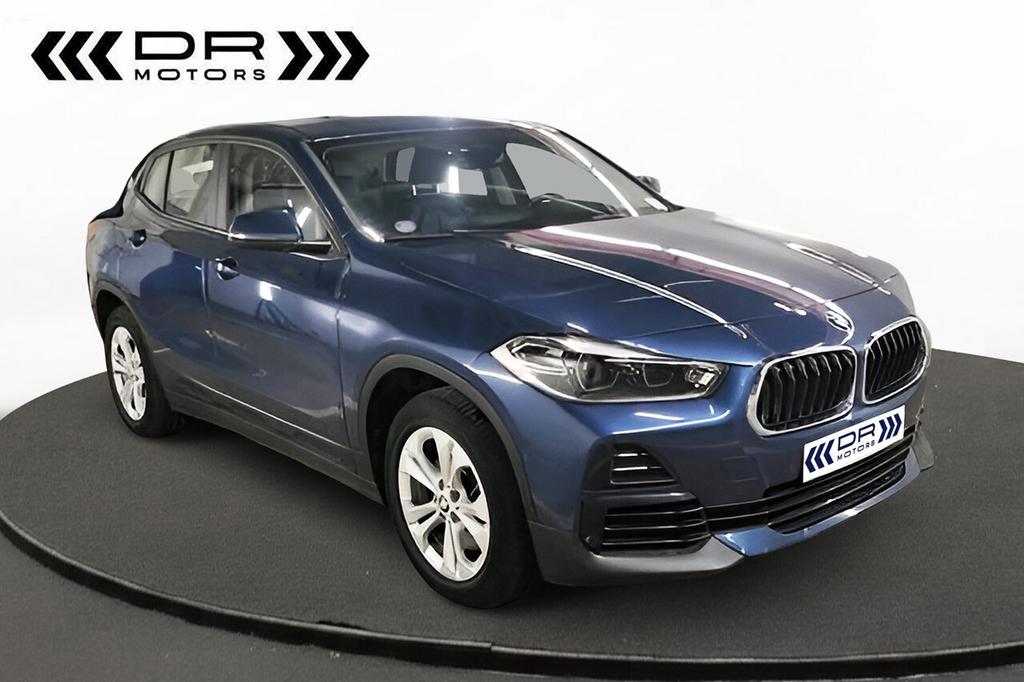 BMW X2 25E A xDRIVE - CAMERA - HEAD UP - VERWARMDE ZETELS -, Auto's, Bedrijf, 5 zetels, 5 deurs, Hybride Elektrisch/Benzine
