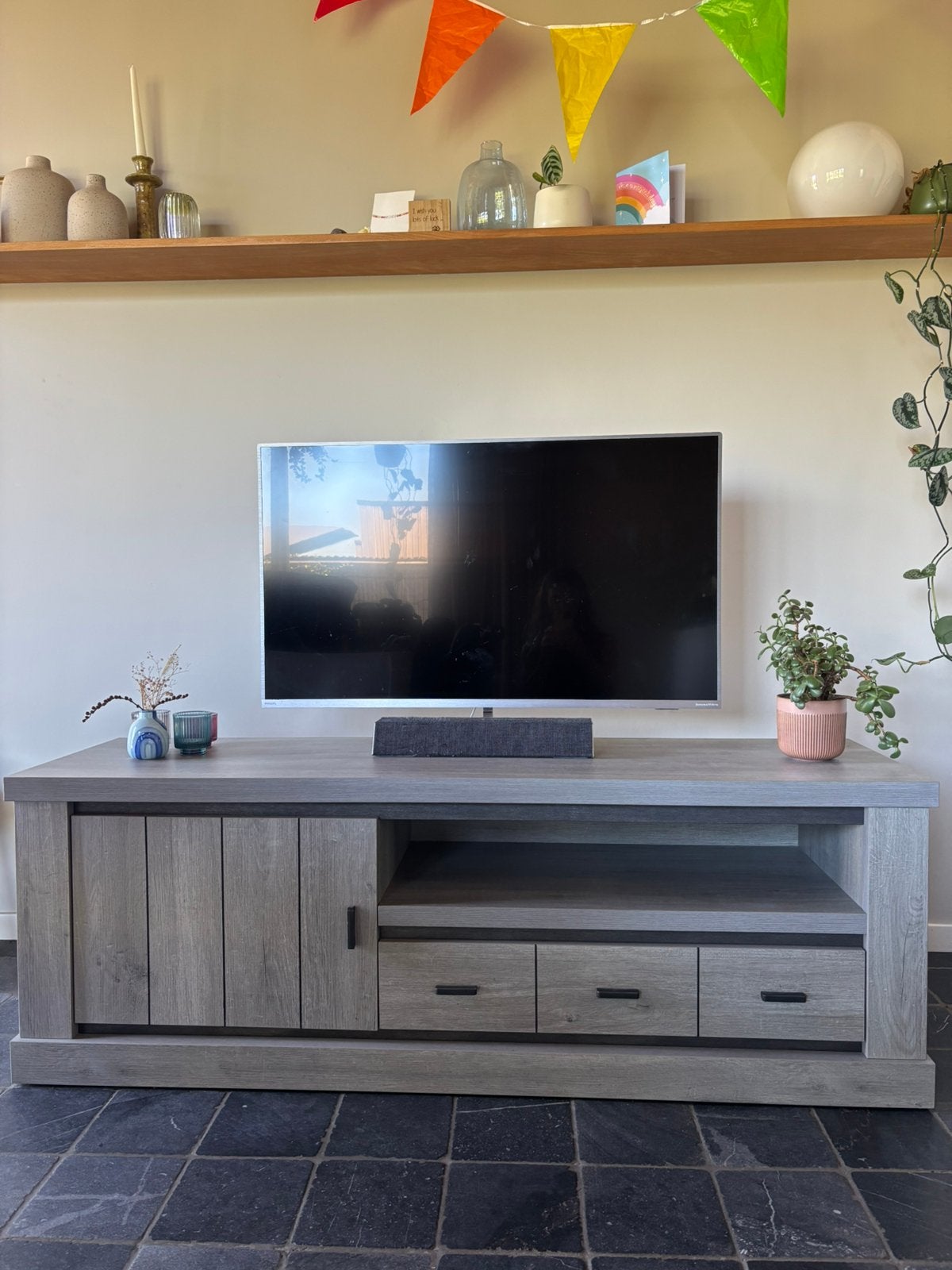 Zo goed als nieuw Tv-meubel, Huis en Inrichting, Kasten |Televisiemeubels, Overige materialen, 150 tot 200 cm, Zo goed als nieuw