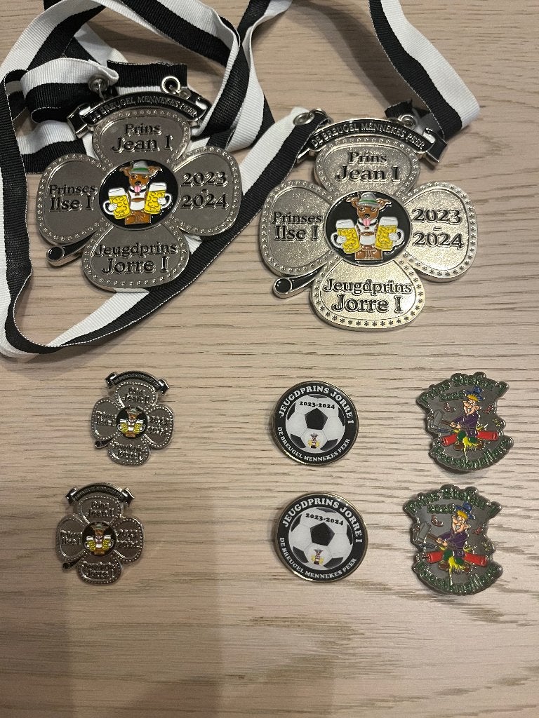 Medailles en Pins carnaval, Postzegels en Munten, Penningen en Medailles, Ophalen