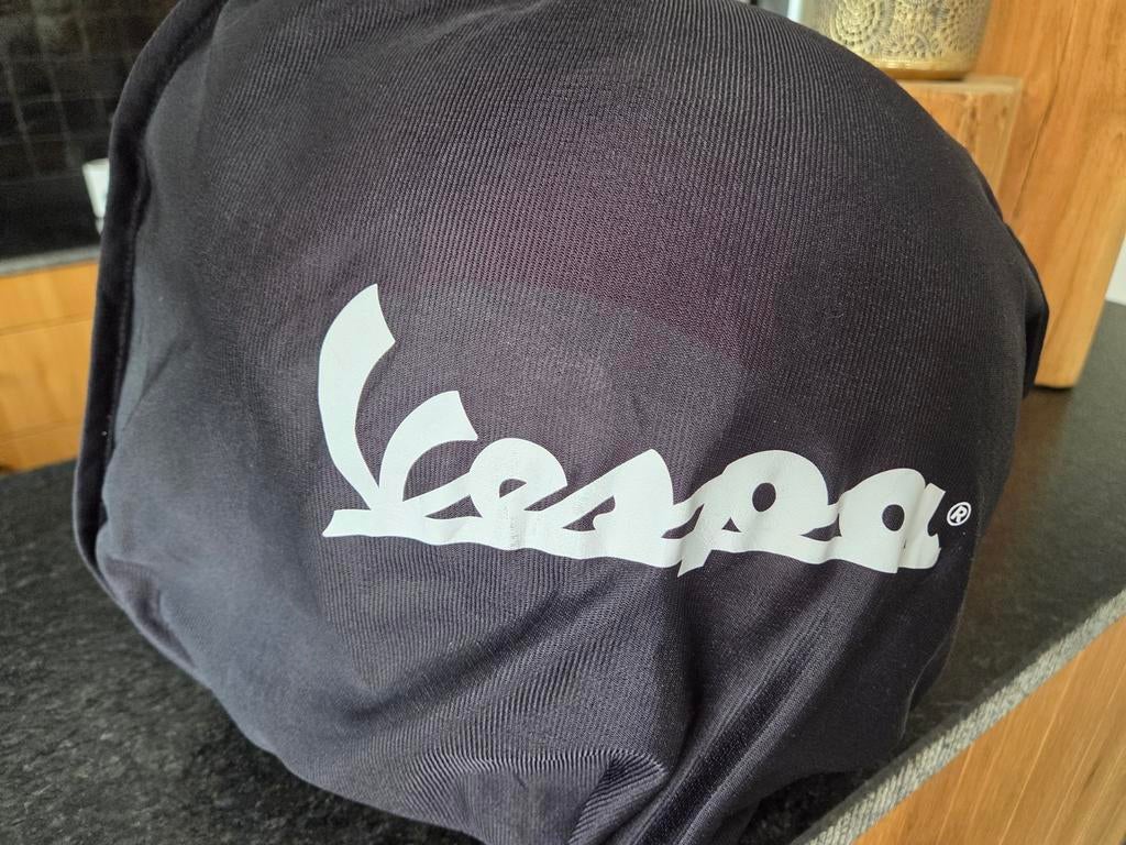 Casque Vespa, Enlèvement