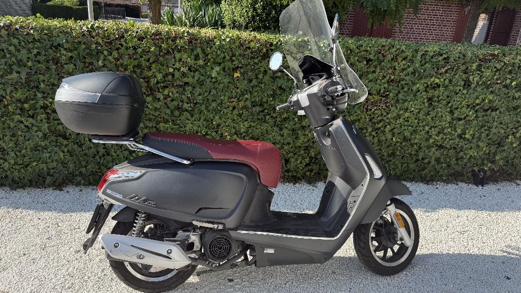 Kymco Like 125 Special Edition met GPS | Slechts 2.000 km, Vélos & Vélomoteurs, Scooters | Kymco, 125 cm³, Classe B (45 km/h)