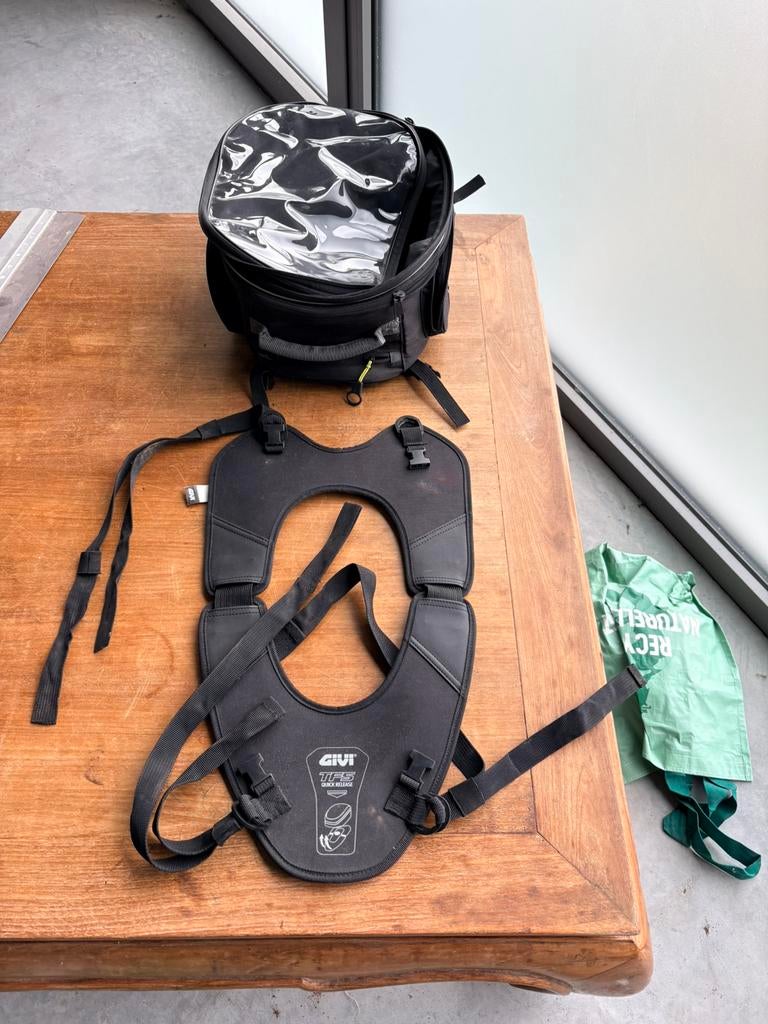Sacoche de reservoir Givi, Ophalen, Zo goed als nieuw