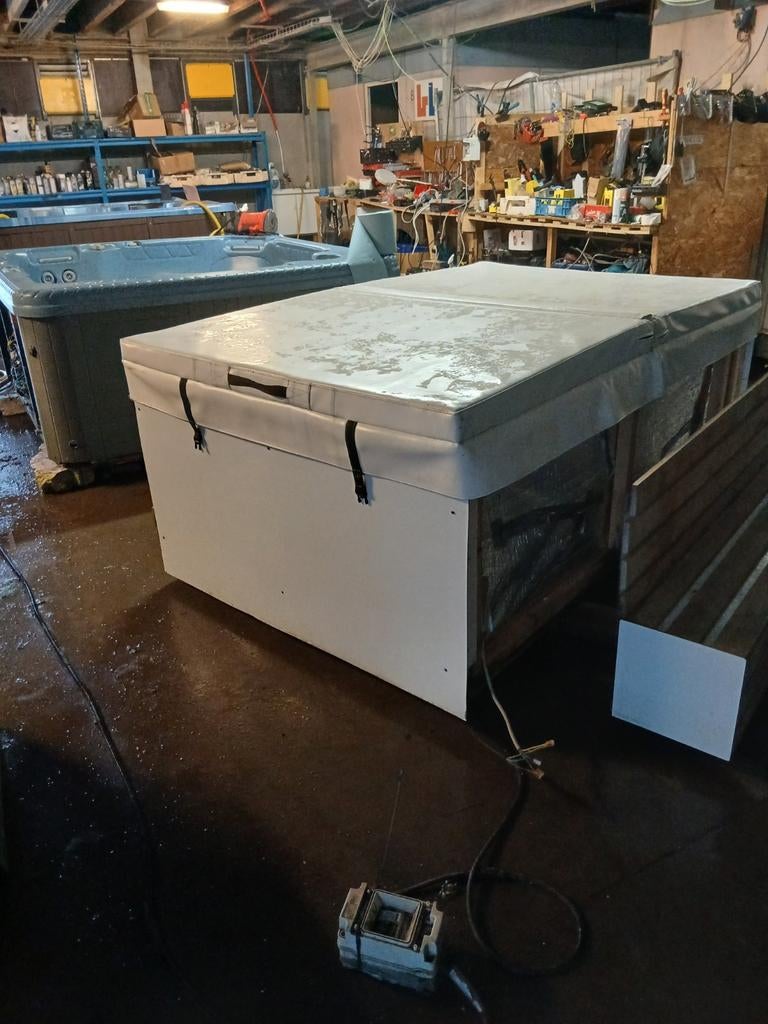 Jacuzzi 2000 euros livré gratuitement installé, Enlèvement ou Envoi