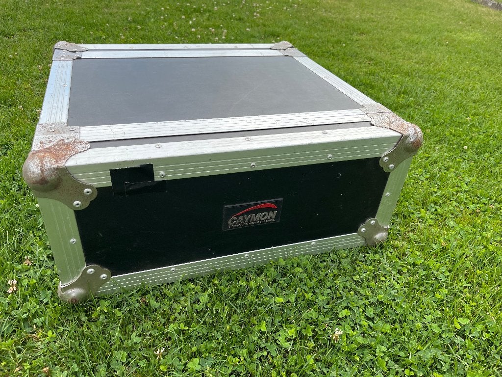 flight case, Ophalen, Gebruikt