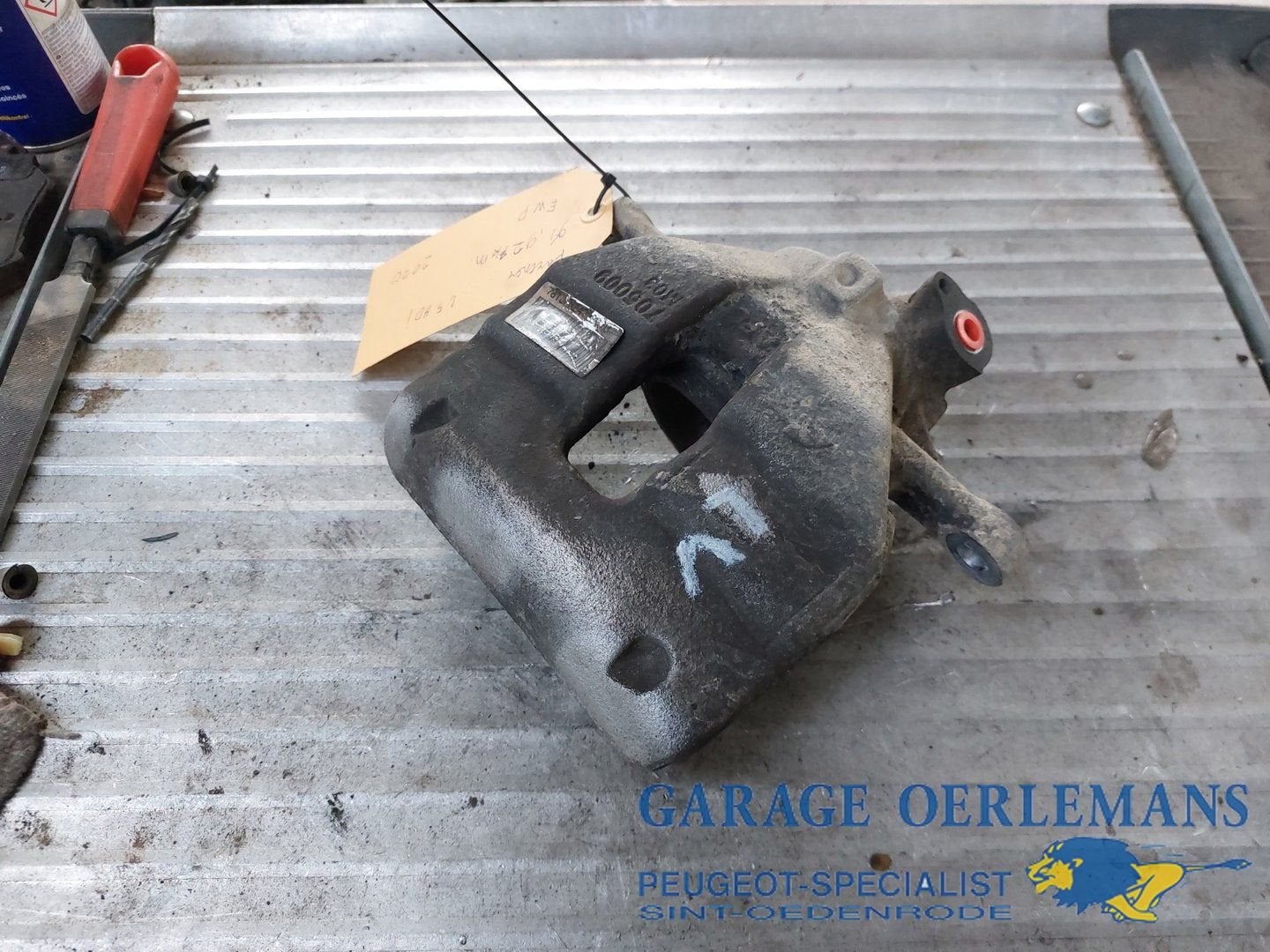 remklauw links voor peugeot partner 1.5 hdi 2020, 1610428180, -, Utilisé, -, ARN reconnu