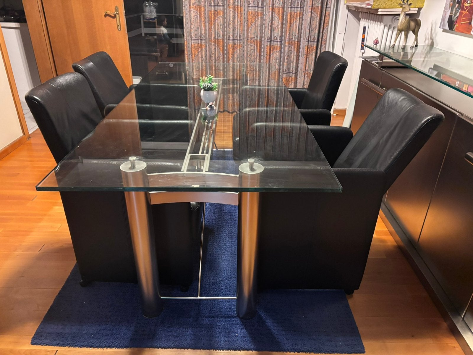 Dining Table, Huis en Inrichting, Ophalen, Zo goed als nieuw