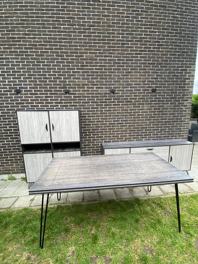 Dressior/ eettafel / vitrinekast, Ophalen, Zo goed als nieuw