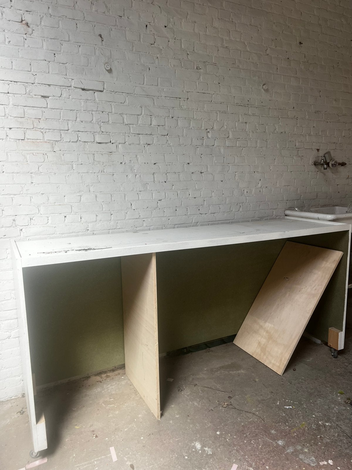 Witte houten toog op wieltjes, Ophalen, Gebruikt, 170 cm of meer, Bankschroef