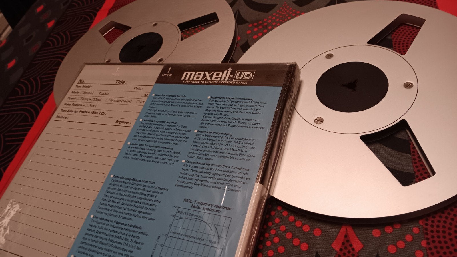 GESEALDE Maxell UD 3600FT + 2  EMPTY reels 26cm, TV, Hi-fi & Vidéo, Enregistreurs audio, Envoi