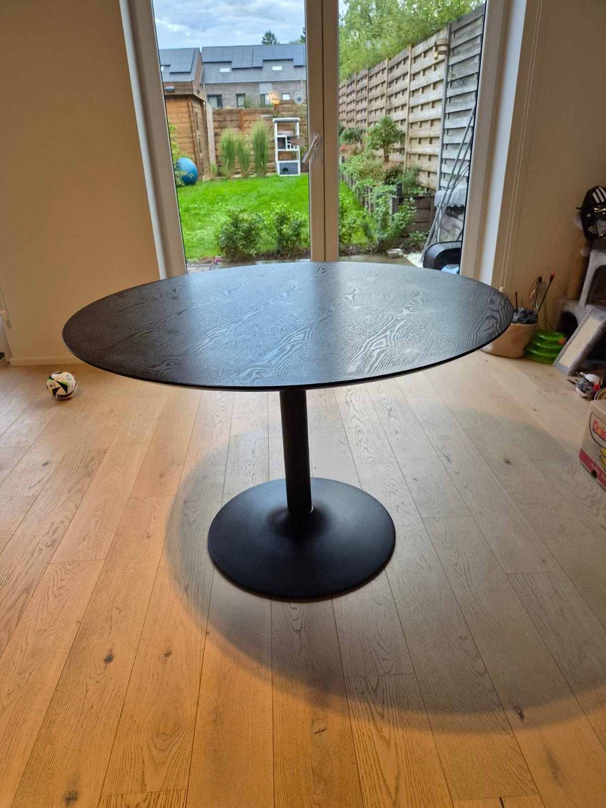 Table a manger 110 CM, Enlèvement, Utilisé