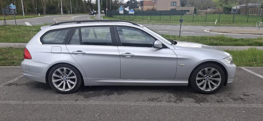 BMW 318D, Auto's, BMW, Particulier, Diesel, Euro 5, Break, 5 deurs, Handgeschakeld, Zilver of Grijs, Leder, Onderhoudsboekje