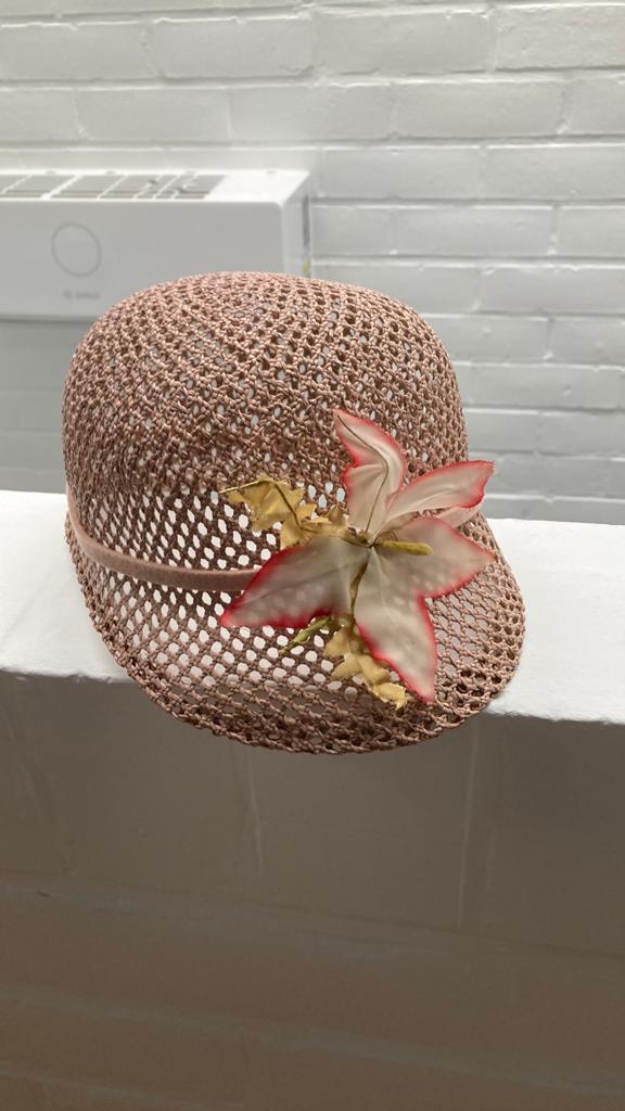 Roze zomerhoedje met bloem, Kleding | Dames, Hoeden en Petten, Ophalen, Zo goed als nieuw