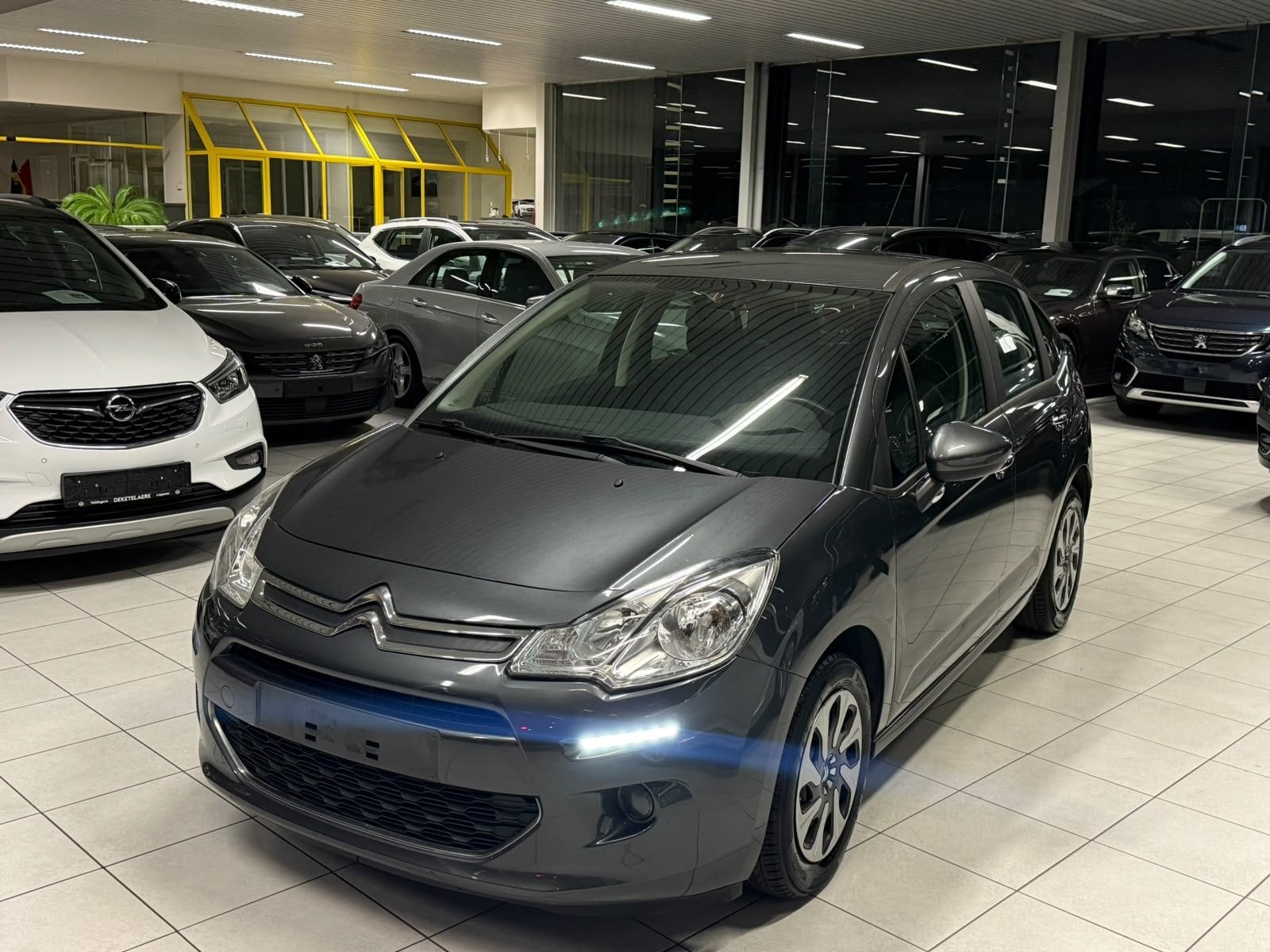 Citroen C3 1.2i Essence 60kW Euro 5b, Achat, Entreprise, https://public.car-pass.be/vhr/f3a19f56-bfea-4502-a43a-43eb95c3064a, Boîte manuelle