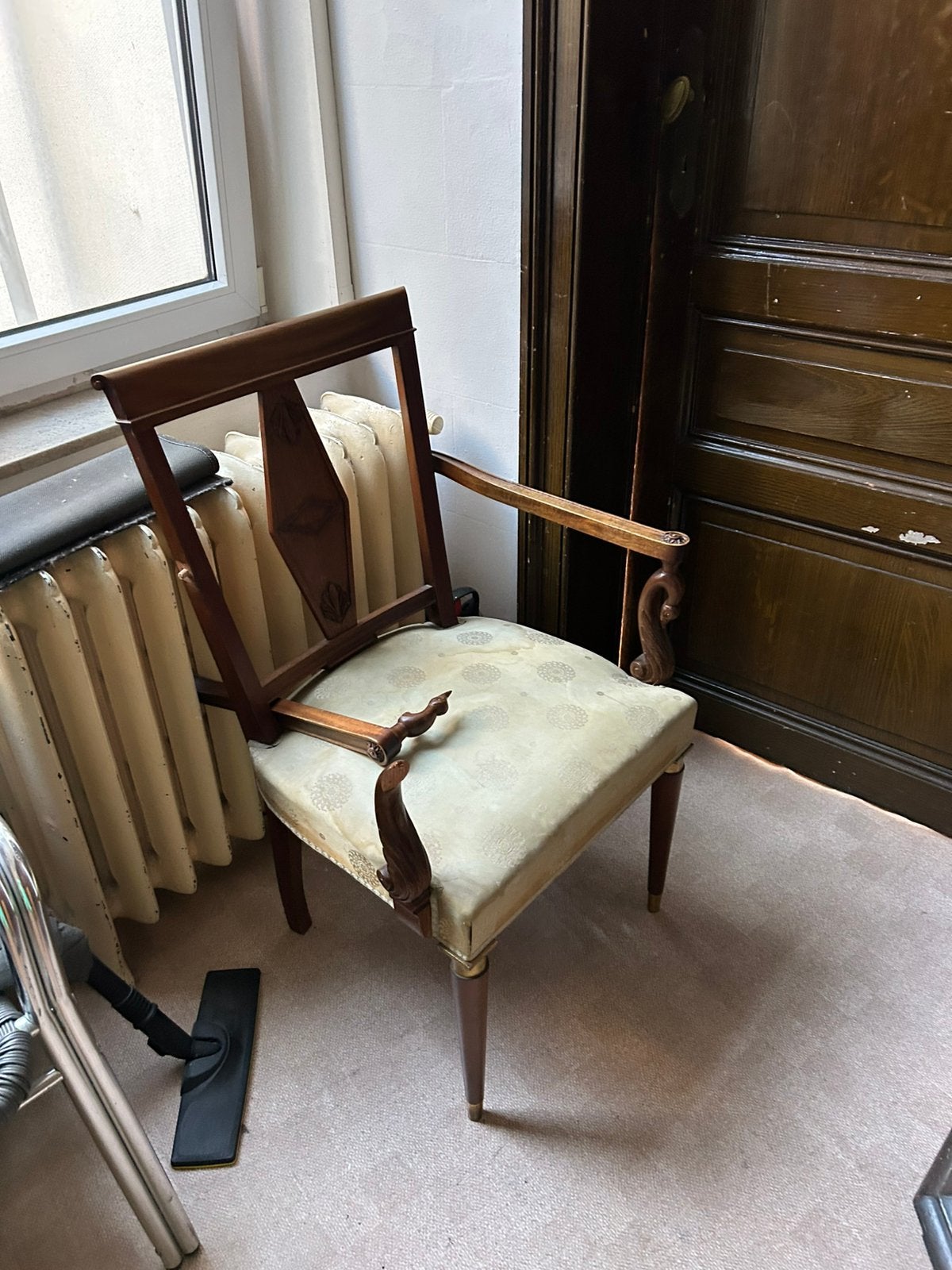 fauteuil  uit de 19e eeuw,  renovatie project, Ophalen