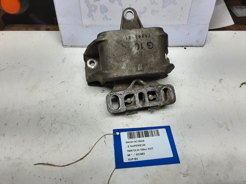 VERSNELLINGSBAKSTEUN Skoda Octavia (1U2) (01-1996/12-2010), Gebruikt, Info@skoda-auto.de, Skoda, Max-Planck-Straße  3-5
64331  Weiterstadt, DE