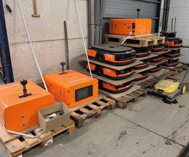 AGV Robots, Ophalen