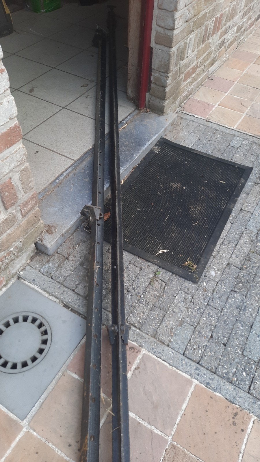 Lange spanvijzen in zwart ijzer/metaal 275 cm en 232 cm, Doe-het-zelf en Bouw, Ophalen
