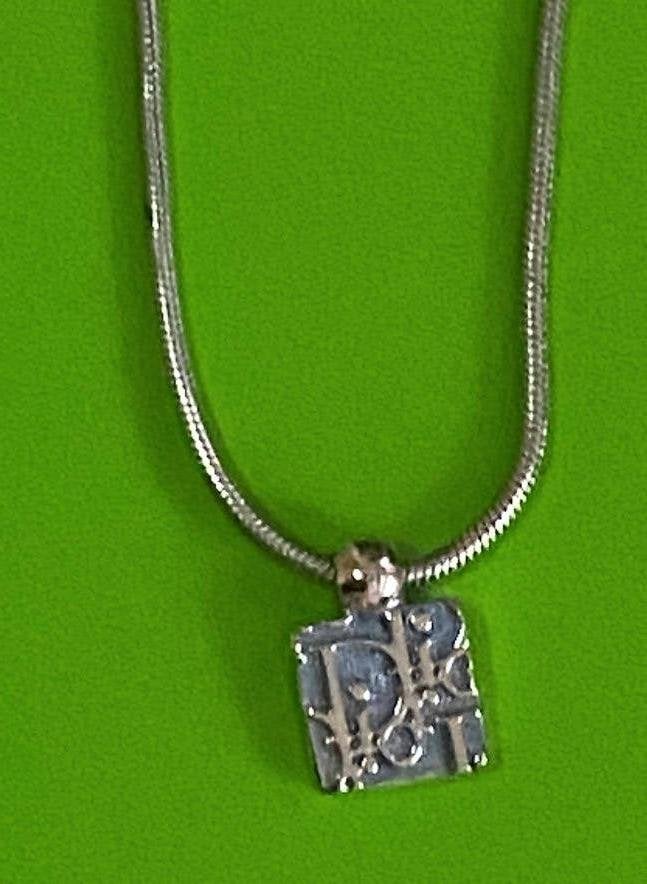 collier Christian Dior, Bijoux, Sacs & Beauté, Enlèvement, Comme neuf, Autres couleurs