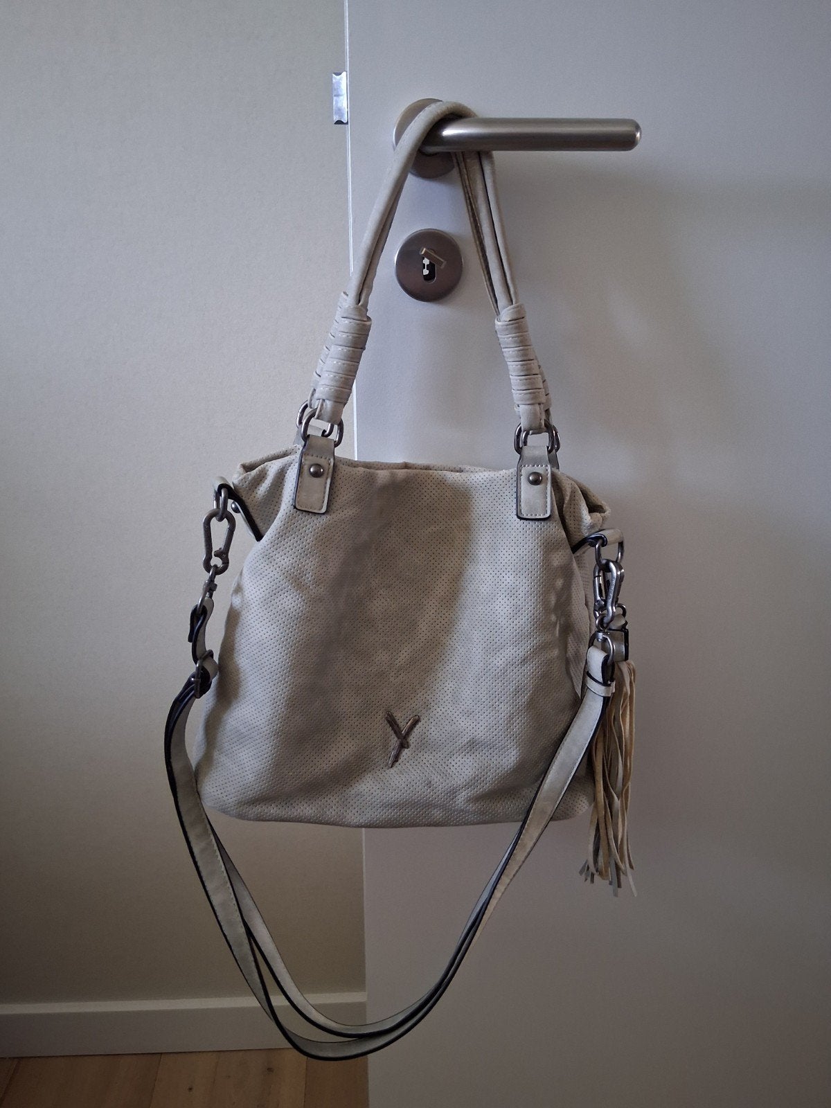 Handtas, Bijoux, Sacs & Beauté, Sacs | Sacs Femme, Enlèvement ou Envoi, Utilisé, Gris, Sac à main