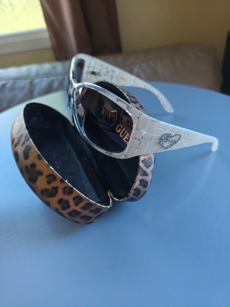 Lunettes de soleil GUESS, Handtassen en Accessoires, Zonnebrillen en Brillen | Dames, Ophalen of Verzenden, Bril