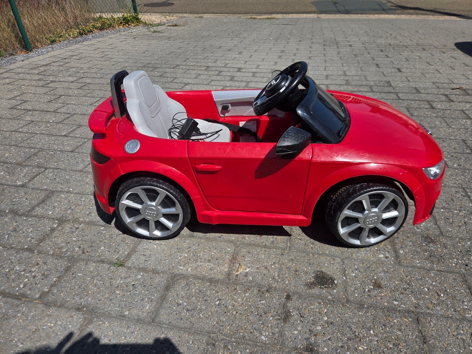 Elektrische kinderauto - Audi TT RS (Rood) - In goede staat!, Ophalen