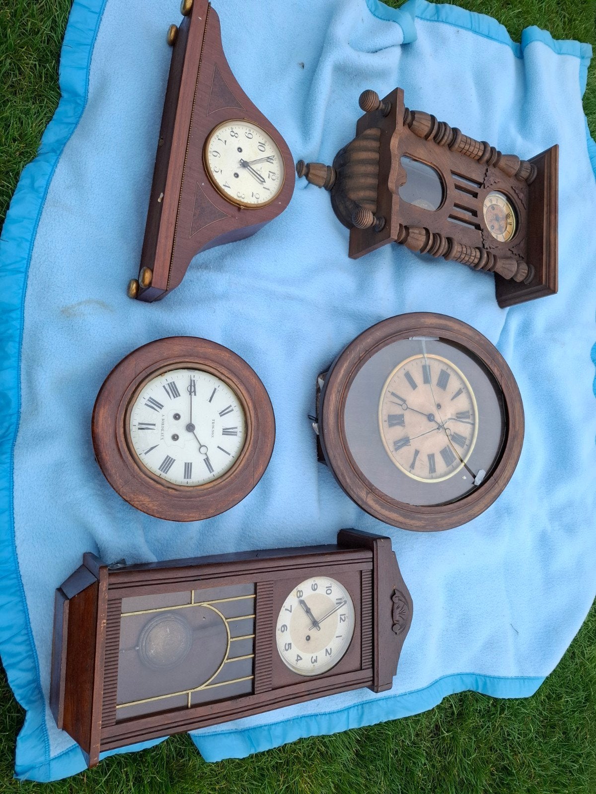 lot d'horloges anciennes, Enlèvement