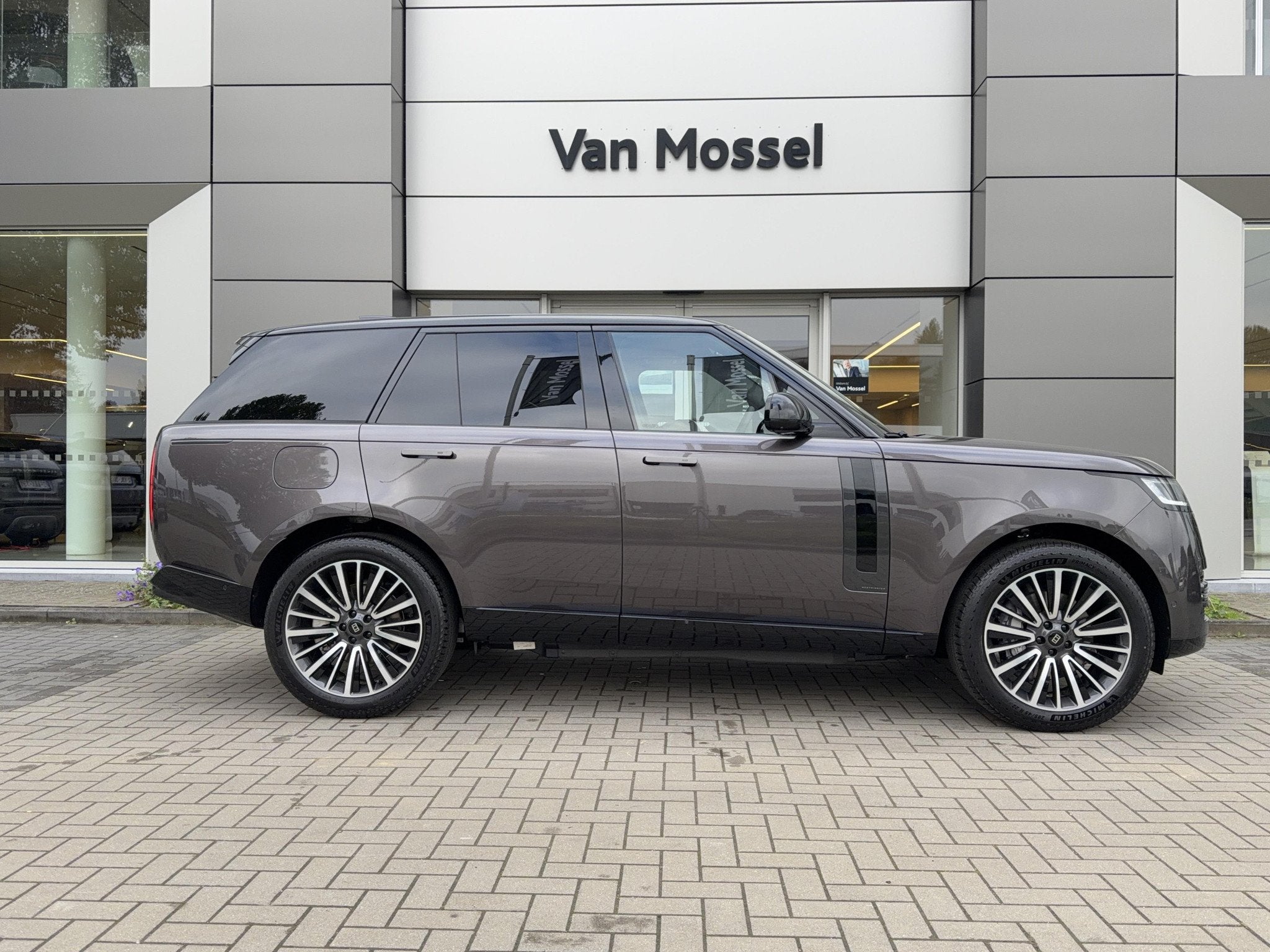 Land Rover Range Rover SWB P460e Westminster AWD Auto. 27MY, Autos, Achat, Beige, Entreprise, 5 portes
