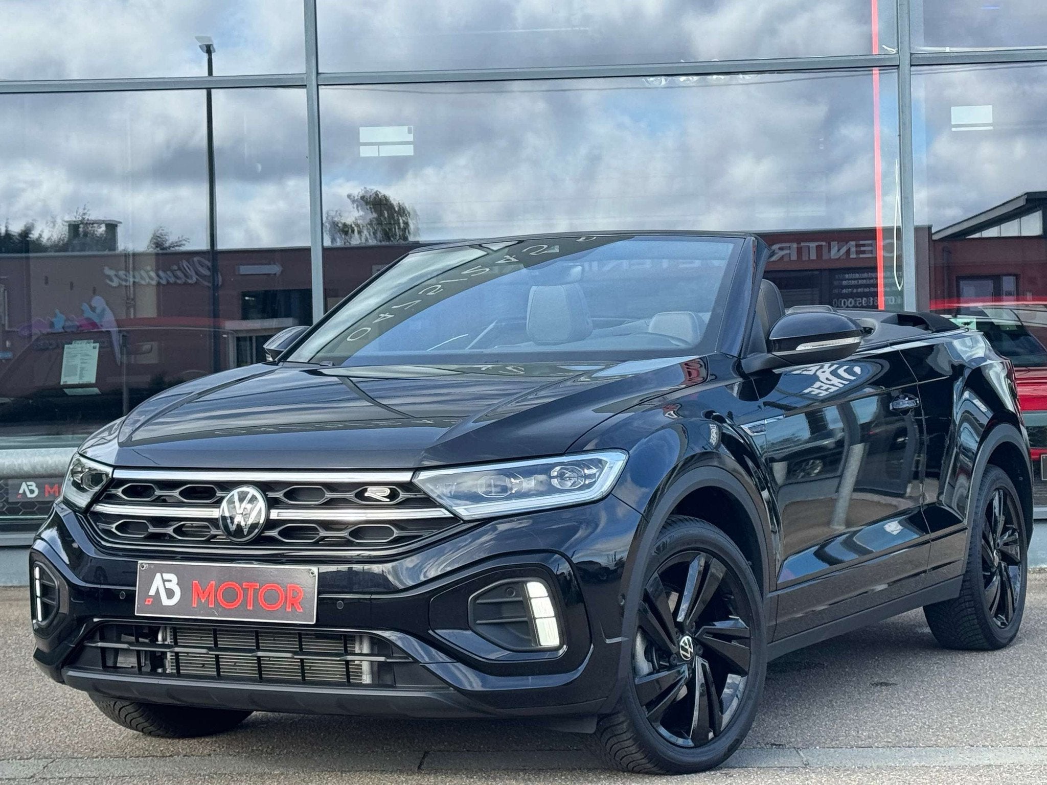 Volkswagen T-Roc Cabriolet 1.5 TSI R-LINE BLACK EDITION DSG, Auto's, 4 zetels, 4 cilinders, Bi-Xenon koplampen, Alcantara