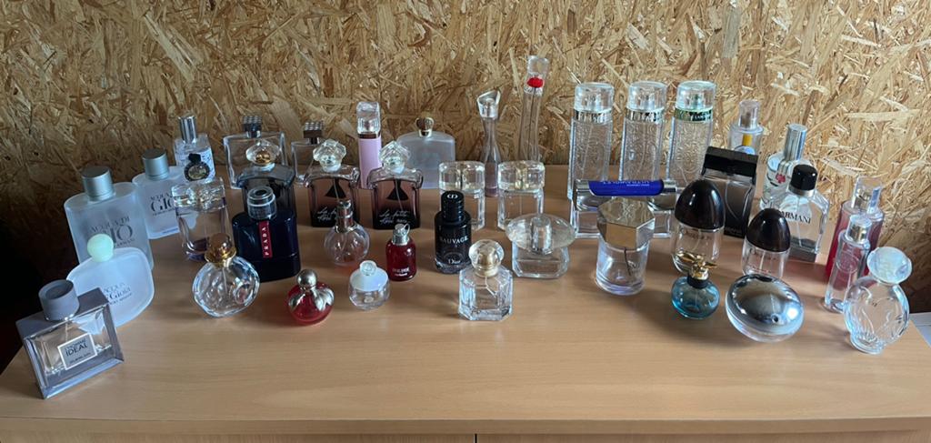 Set van 40 prachtige parfumflesjes, Verzamelen, Ophalen, Gebruikt, Parfumfles