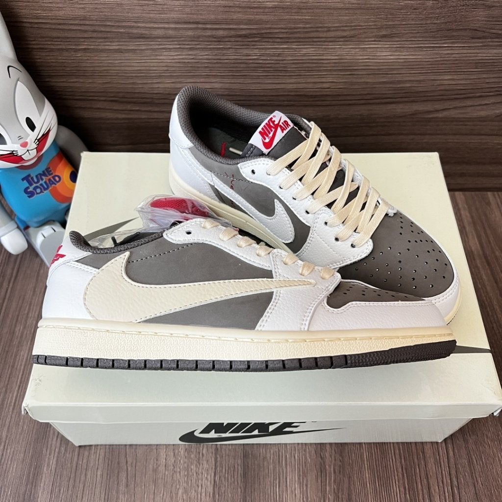 Nike Air Jordan 1 Low Travis Scott Reverse Mocha, Envoi, Neuf, Autres couleurs, Baskets