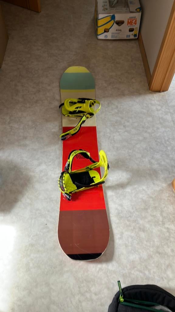 Snowboard cartman + bindings, Sport en Fitness, Snowboarden, Ophalen, Gebruikt, Board