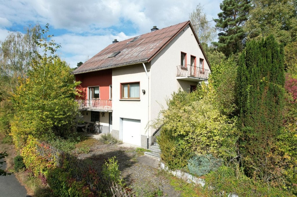 Vrijstaand woonhuis met balkon, garage en tuin in de Eifel, Immo, 144 m², Woonhuis, Duitsland, Dorp