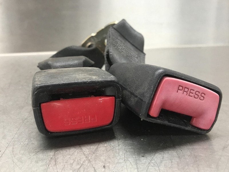 BOUCLE DE CEINTURE CENTRE ARRIÈRE Lexus IS (E2), Utilisé, Lexus