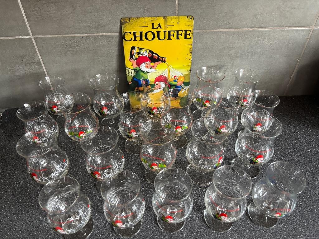 Verres à Chouffe 9x25cl et 12x33cl + plaque métallique, Collections, Enlèvement, Comme neuf, Verre ou Verres, Autres marques