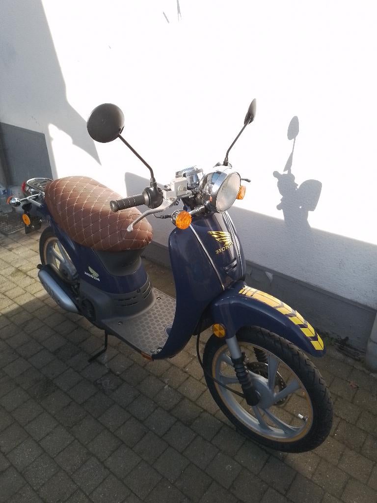 HONDASKY 50, Motoren, Ophalen, 1 cilinder, 11 kW of minder