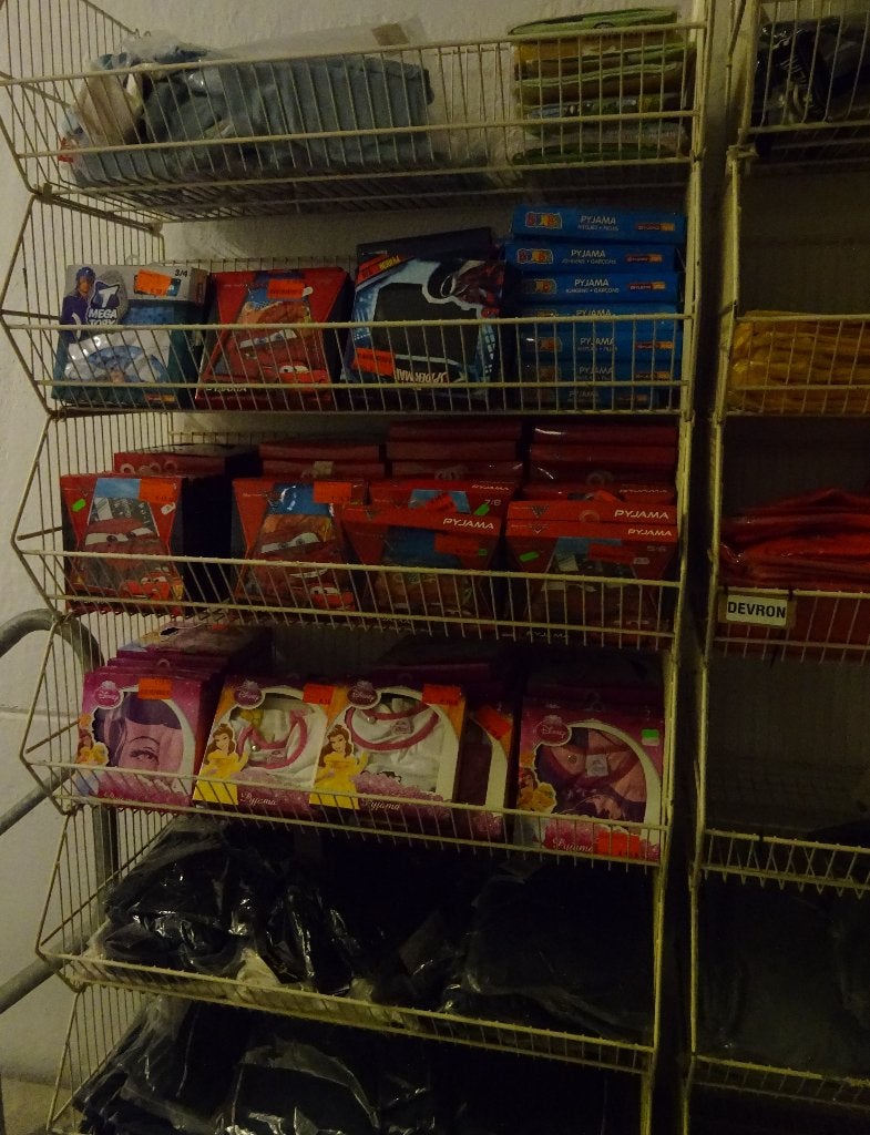 NIEUW Partij van 590 stuks Kinder kwaliteit kleding voor Mei, Kinderen en Baby's, Ophalen, Nieuw, Overige maten