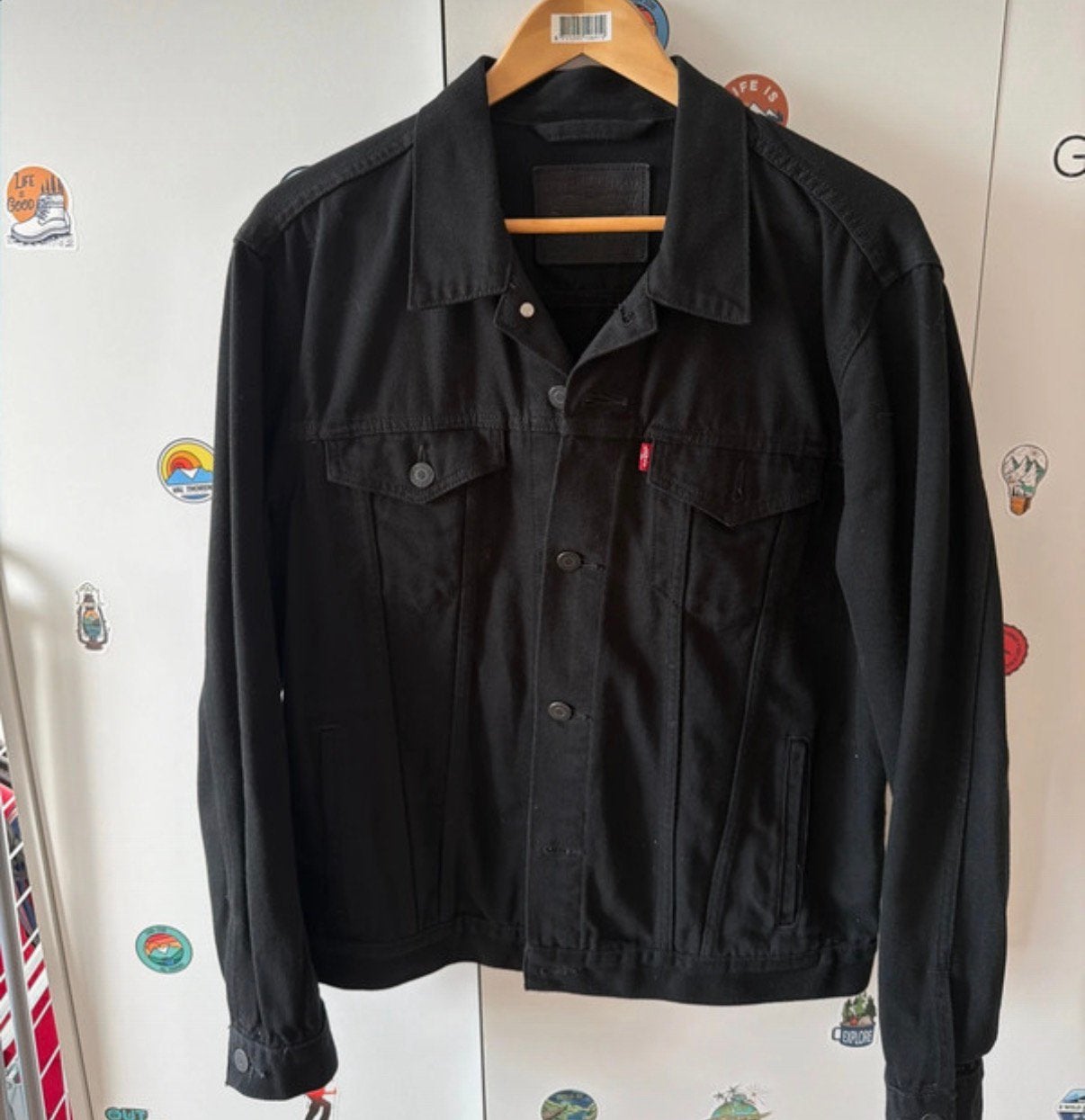 Veste jeans noire levis, Vêtements | Hommes, Vestes | Été, Enlèvement, Comme neuf