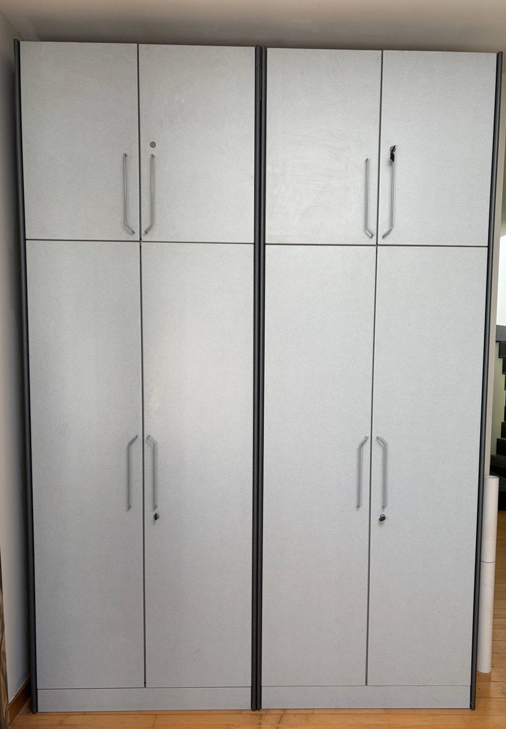 Deux armoires de bureau Bulo de haute qualité, Enlèvement, Comme neuf, Gris