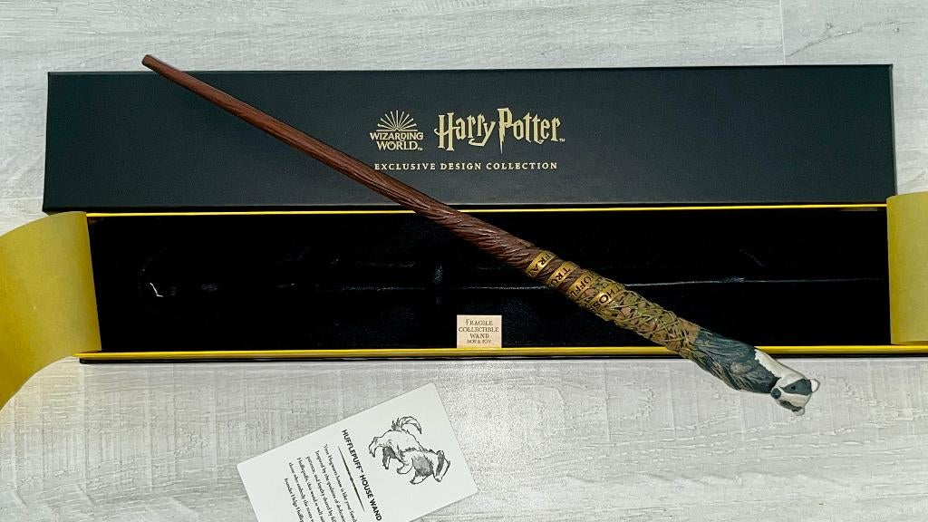 Hufflepuff Wand Design Collection (The Noble Collection), Collections, Harry Potter, Neuf, Autres types, Envoi