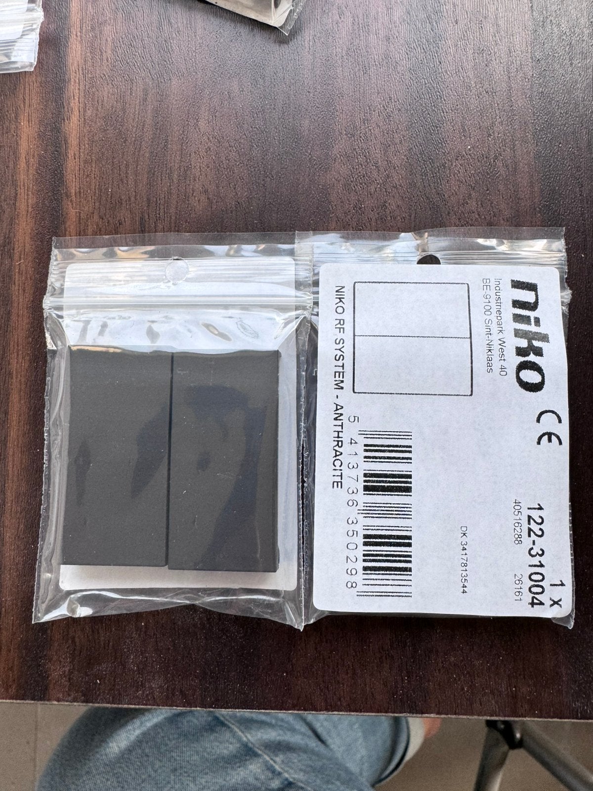 Niko afwerkingsset dubbele schakelaar anthracite, Ophalen, Nieuw, Overige merken, Schakelaar