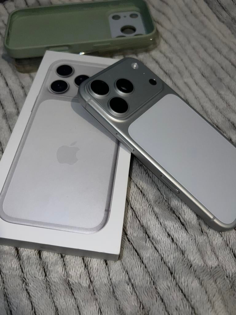 Iphone 17 pro.  Today 900€‼️‼️, Télécoms, Enlèvement, Neuf, Sans abonnement, Avec simlock (verrouillage SIM)