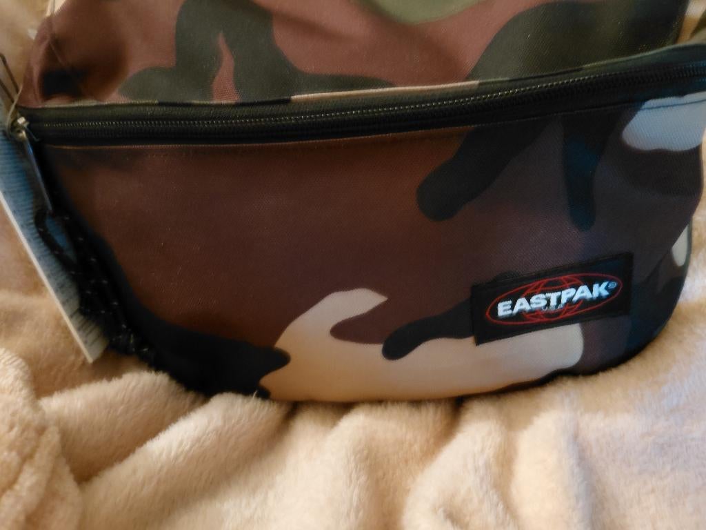 Stoere Eastpak zoekt stoere drager m/v, Handtassen en Accessoires, Tassen | Reistassen en Weekendtassen, Ophalen, Nieuw, Groen