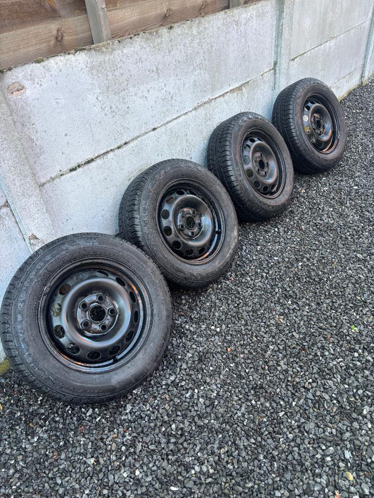 Pneus Firestone F590 195/65R15 95T, Autos : Pièces & Accessoires, 15 pouces, Véhicule de tourisme, Pneus été, Pneu(s)