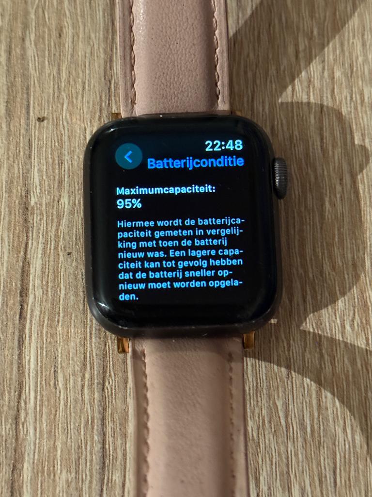 Apple watch series 5 (40mm), Ophalen, Hoogte, IOS, Zo goed als nieuw