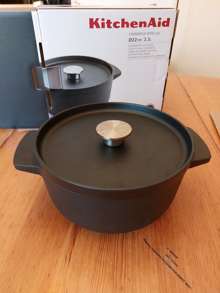 Cocotte en fonte KitchenAid 22cm, Neuf, Enlèvement, Autres marques, Casserole