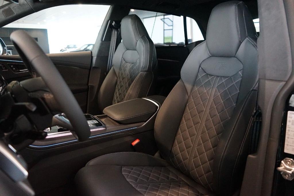 NEW Q8 PLUG IN S-EDITION VOL/PANO/TOUR/4WS/SSZET/BLACKP/23/, Auto's, Automaat, 2995 cc, Q8, Leder