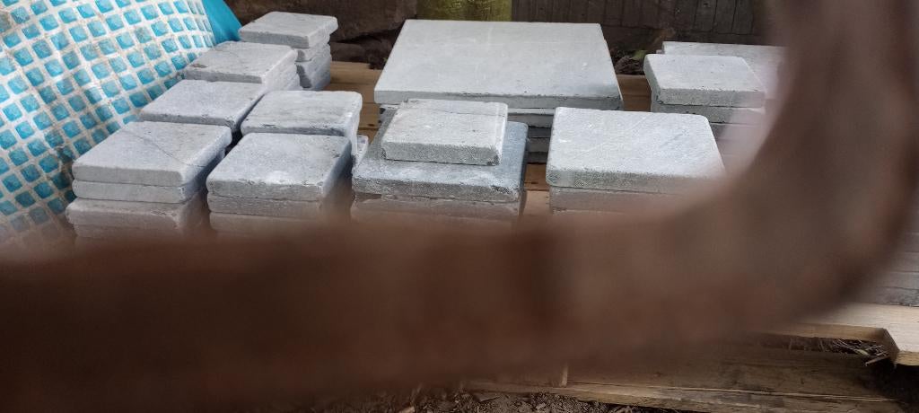 restant tegels   aziatische blauwsteen ongeveer  2 m2, Tuin en Terras, Tegels en Klinkers, Ophalen, Overige materialen, Nieuw