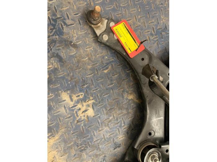 Draagarm links-voor van een Ford Kuga, Autos : Pièces & Accessoires, Suspension & Châssis, Ford, Utilisé, 3 mois de garantie, Enlèvement ou Envoi